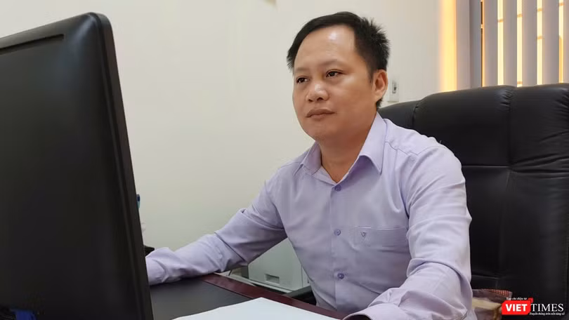 "Xét về góc độ khoa học, chúng ta cần phải nghiên cứu đầy đủ theo quy định nghiêm ngặt trong sản xuất vaccine, nhất là đối với vaccine cho dịch bệnh nguy hiểm như COVID-19" - PGS.TS. Đồng Văn Quyền nhận định.