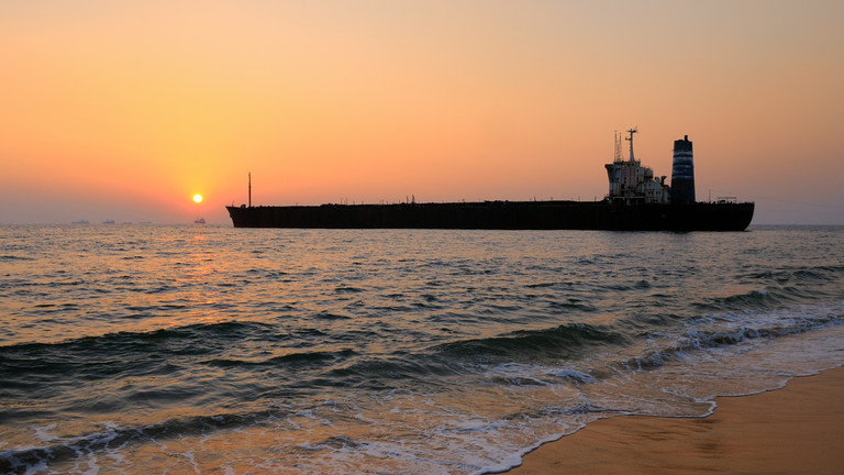 Ấn Độ đã phản bác lại những chỉ trích từ Mỹ và EU về việc nước này tiếp tục giao thương dầu mỏ với Nga. Ảnh: Getty.