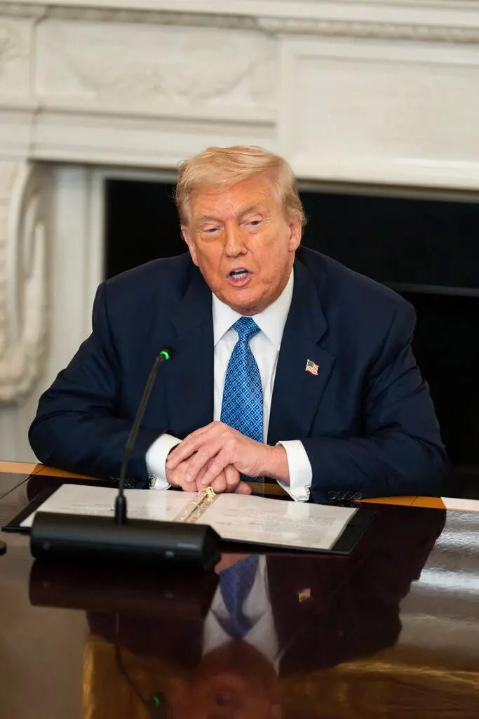 Hé lộ tuần ngoại giao nghẹt thở của Ukraine sau cú điện đàm của ông Trump 2.jpg