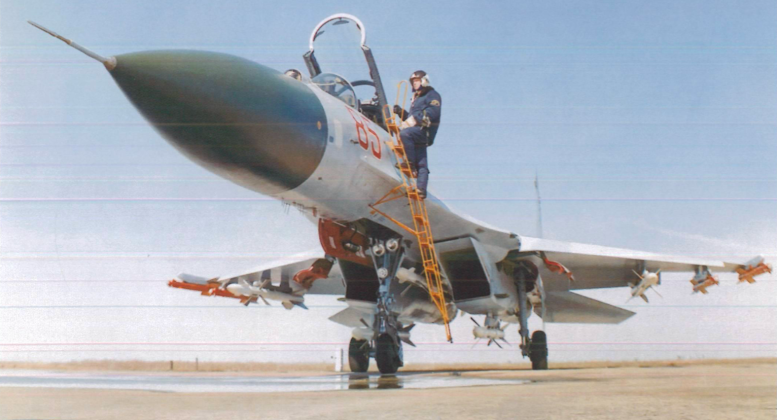 Tiêm kích F-35A của Italy chặn Su-27 Nga So găng thế hệ mới và huyền thoại cũ 2.png