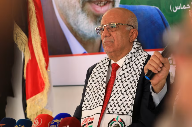 Thủ tướng Ahmed al-Rahawi của chính phủ Yemen do Houthi lãnh đạo trong bức ảnh chụp năm ngoái. Ảnh: AFP.