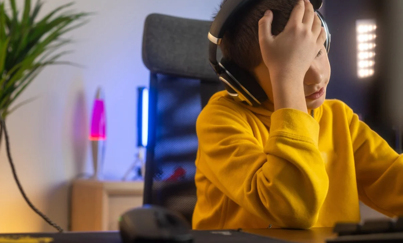 Một câu lạc bộ thể thao điện tử ở Trung Quốc đang cung cấp khóa học kéo dài 22 ngày, trị giá 1.400 USD nhằm mục đích giúp trẻ em cai nghiện game. Ảnh: Shutterstock.