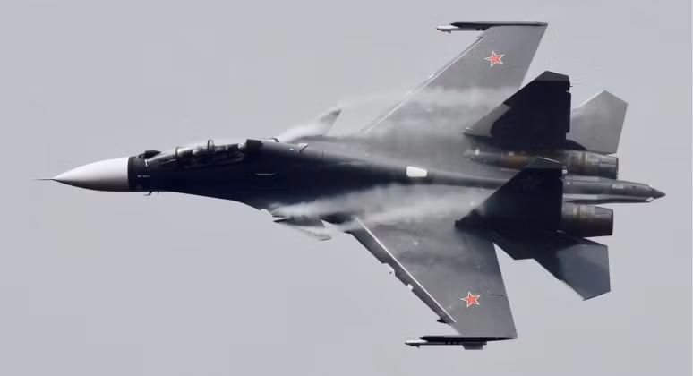 Đòn UAV của Ukraine gây thiệt hại cho Nga Su-30SM bị phá hủy tại căn cứ ở Crimea 2.jpeg