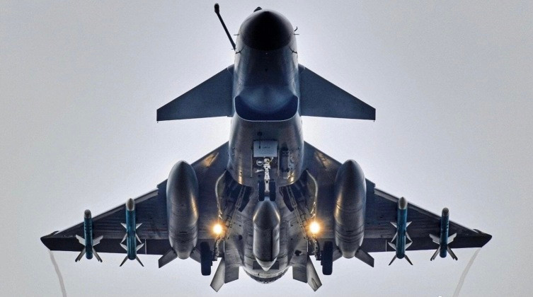 Iran trước ngã rẽ Su-35 Nga hay J-10C Trung Quốc sẽ giúp Tehran làm chủ bầu trời 4.jpeg