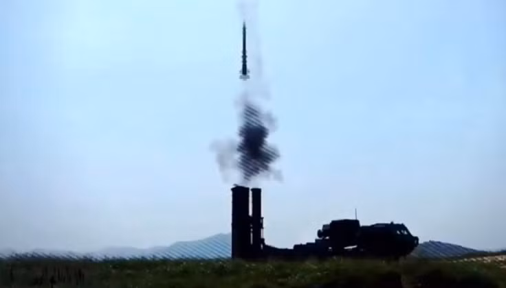 Vụ phóng tên lửa đất đối không từ hệ thống Pyongae-6 của Triều Tiên. Ảnh: MW.