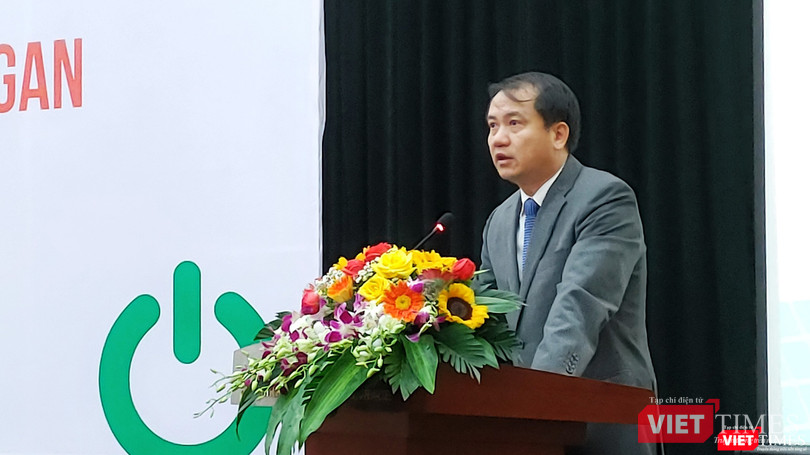 Ông Phương Hoàng Kim - Vụ trưởng Vụ Tiết kiệm năng lượng và Phát triển bền vững, Bộ Công Thương phát biểu khai mạc sự kiện. Ông Phương Hoàng Kim - Vụ trưởng Vụ Tiết kiệm năng lượng và Phát triển bền vững, Bộ Công Thương phát biểu khai mạc sự kiện.