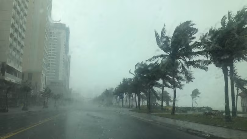 Bão số 9 gây ảnh hưởng nghiêm trọng tới các tỉnh miền Trung.