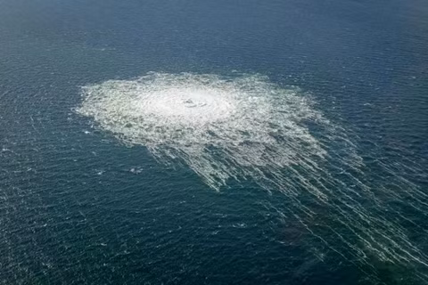 Vụ phá hoại đường ống dẫn khí Nord Stream được dẫn ra làm ví dụ về tính dễ bị tổn thương của cơ sở hạ tầng dưới nước. Ảnh: Reuters.