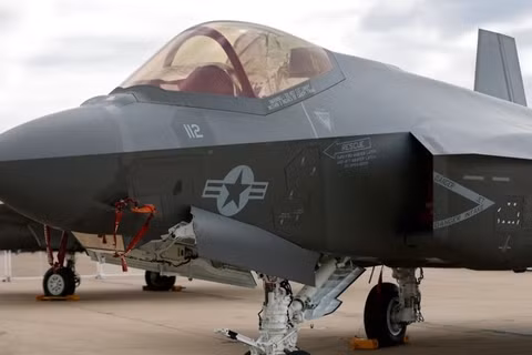 Một chiếc máy bay chiến đấu F-35C Lightning II của Mỹ tại một triển lãm hàng không ở San Diego, California, vào ngày 26/9/2025. Ảnh: Getty.