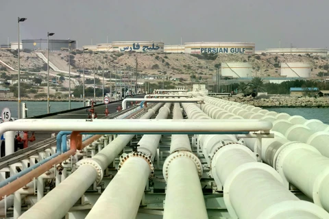 Khu phức hợp dầu khí đảo Kharg ở Iran. Ảnh: Bloomberg.