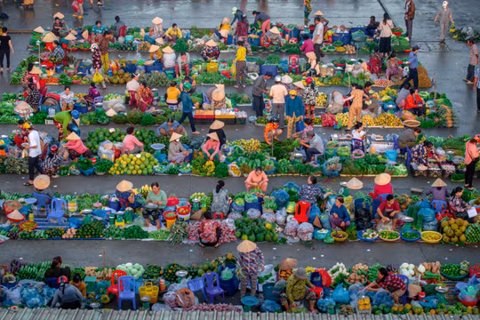 Đi chợ "chồm hổm" đẹp nhất miền Tây