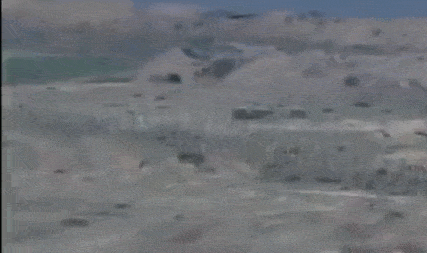 Video xe bọc thép chở quân BTR-82A của Azerbaijan bị trúng tên lửa của Armenia (Ảnh: Sohu).