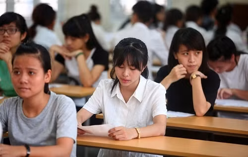 Hiện đang có nhiều ý kiến cho rằng kỳ thi THPT quốc gia được tổ chức ở địa phương không còn phù hợp, tồn tại nhiều kẽ hở phát sinh gian lận.
