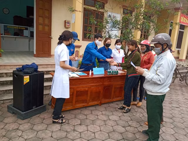 Hơn 150 Đoàn viên Cẩm Xuyên đăng ký phục vụ tình nguyện chống dịch.