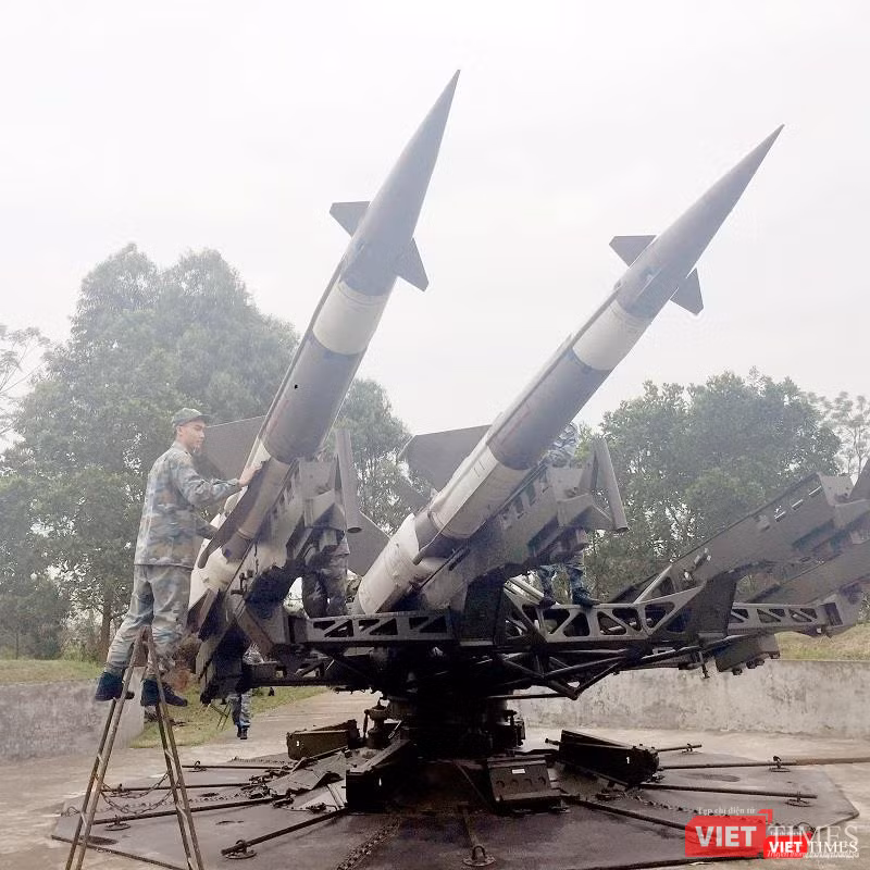 Trung đoàn 284 được thành lập ngày 11/3/1967 và trực thuộc Bộ tư lệnh Phòng không Quân khu 4. Trung đoàn 284 được thành lập ngày 11/3/1967 và trực thuộc Bộ tư lệnh Phòng không Quân khu 4.