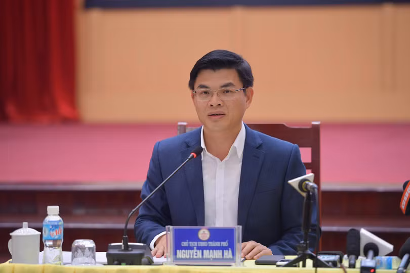Ông Nguyễn Mạnh Hà bày tỏ sự phản đối trước những phát ngôn mang tính xúc phạm người đã khuất của bà Phạm Thị Yến Ông Nguyễn Mạnh Hà bày tỏ sự phản đối trước những phát ngôn mang tính xúc phạm người đã khuất của bà Phạm Thị Yến