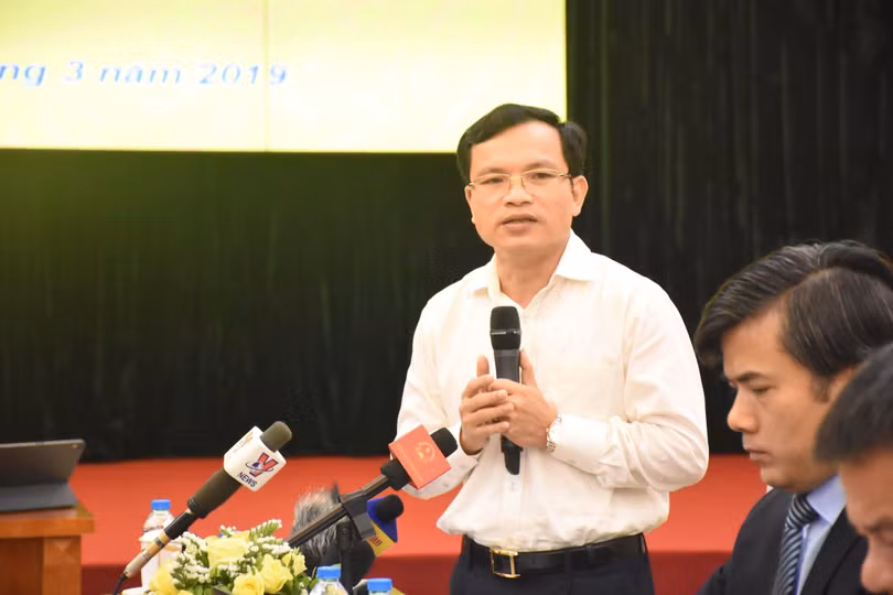 Ông Mai Văn Trinh – Cục trưởng Cục Quản lý chất lượng (Bộ GD&ĐT) trả lời chất vấn của báo chí