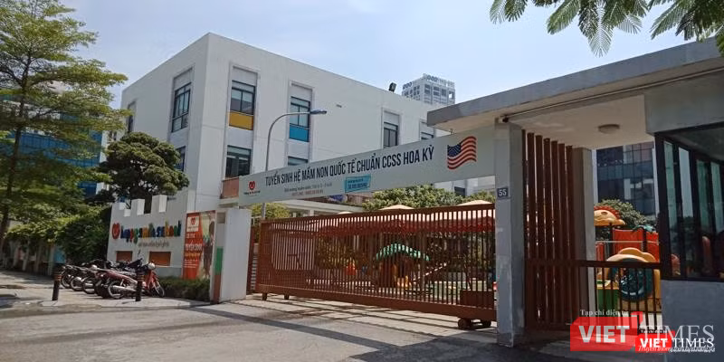 Không có trường chuẩn quốc tế, thì đã có quảng cáo "khóa học quốc tế chuẩn Hoa Kỳ". Không có trường chuẩn quốc tế, thì đã có quảng cáo "khóa học quốc tế chuẩn Hoa Kỳ".