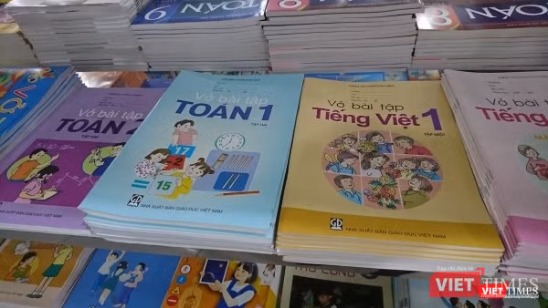Năm 2020, các trường sẽ được tự chọn bộ SGK phù hợp nhất với mục tiêu giảng dạy của mình. Năm 2020, các trường sẽ được tự chọn bộ SGK phù hợp nhất với mục tiêu giảng dạy của mình.