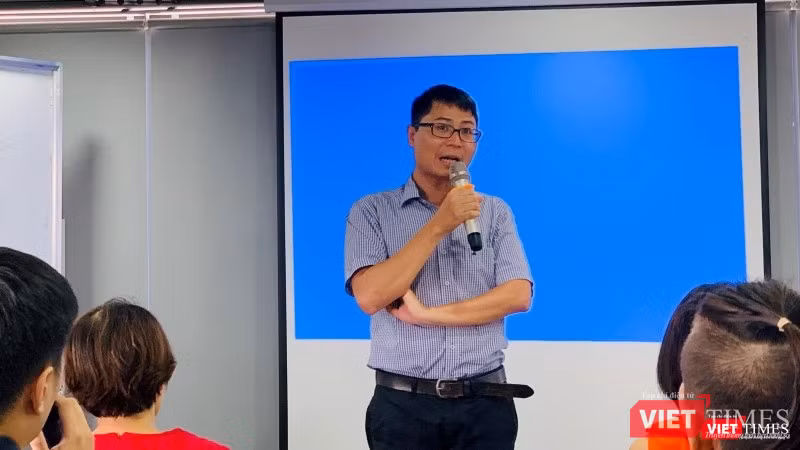 Chuyên gia Nguyễn Quang Đồng chia sẻ tại buổi tọa đàm Chuyên gia Nguyễn Quang Đồng chia sẻ tại buổi tọa đàm