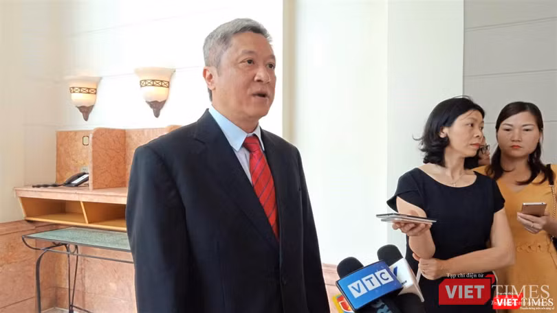 Thứ trưởng Bộ Y tế Nguyễn Trường Sơn Thứ trưởng Bộ Y tế Nguyễn Trường Sơn