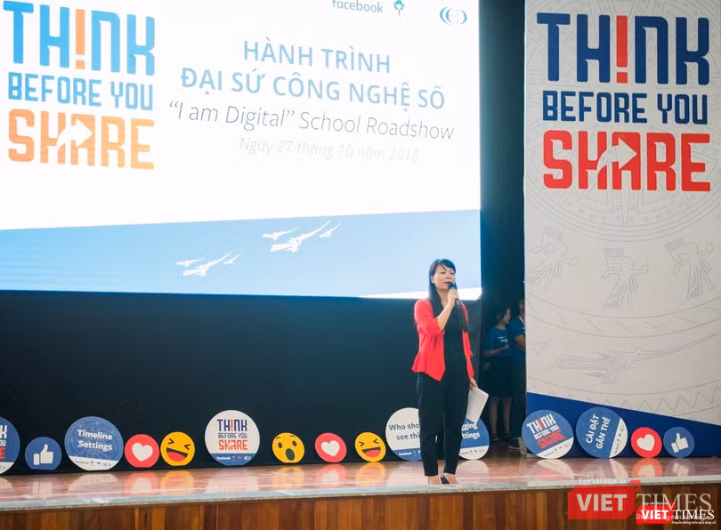 Cô Lê Thị Mai Oanh – Phó Hiệu trưởng trường THPT Nguyễn Tất Thành Cô Lê Thị Mai Oanh – Phó Hiệu trưởng trường THPT Nguyễn Tất Thành