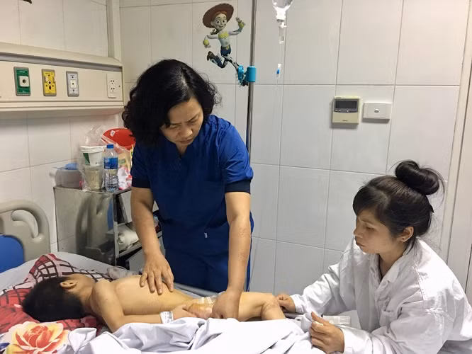 Một trường hợp bệnh nhi bị chó cắn điều trị tại Bệnh viện Hữu nghị Việt Đức Một trường hợp bệnh nhi bị chó cắn điều trị tại Bệnh viện Hữu nghị Việt Đức