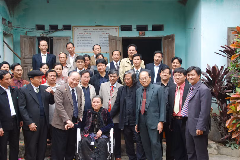 Chiếc xe lăn ông Triệu tặng thi sĩ thì... vợ ông lại dùng trước. Ảnh: Xuân Ba.