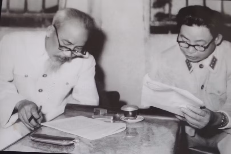 Cụ Hồ đã gọi Chu Văn Tấn là “Người anh cả của lực lượng du kích quân Việt Nam” Cụ Hồ đã gọi Chu Văn Tấn là “Người anh cả của lực lượng du kích quân Việt Nam”