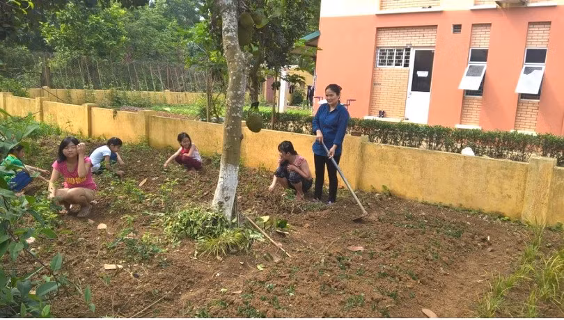 Mẹ Thúy sẽ dành phần đời còn lại của mình để chăm lo cho những đứa trẻ bất hạnh nơi đây để chúng lớn lên trong vòng tay yêu thương, để phát triển bình thường.