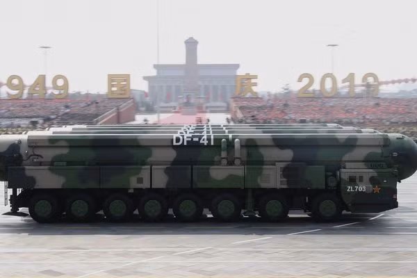Tên lửa đạn đạo liên lục địa DF-41 có thể trang bị đầu đạn hạt nhân của Trung Quốc- Ảnh internet.