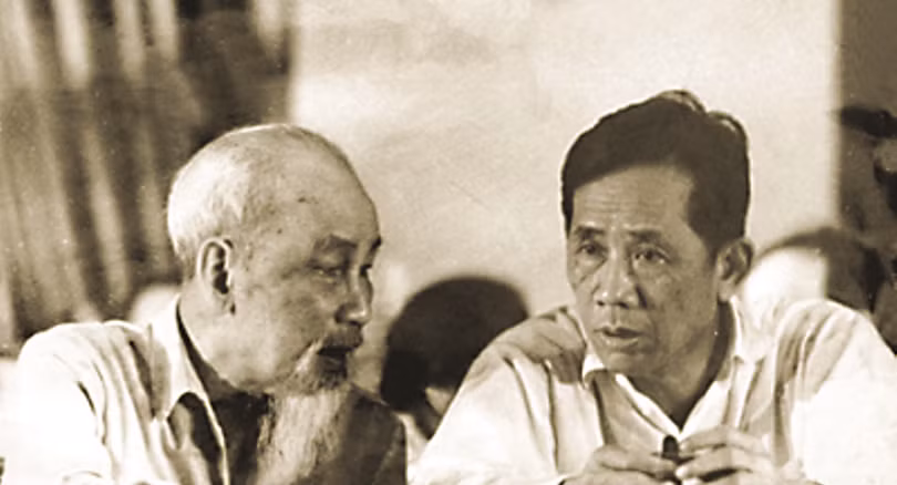 Tổng bí thư Lê Duẩn - người học trò xuất sắc của Chủ tịch Hồ Chí Minh. d