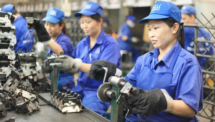 Nếu không có giới chủ, không thể có công nhân và ngược lại, nếu không có công nhân, không thể có giới chủ. Nếu không có giới chủ, không thể có công nhân và ngược lại, nếu không có công nhân, không thể có giới chủ.