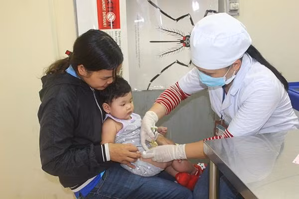 Tiêm vaccine là cách hiệu quả nhất để phòng bệnh viêm não Nhật Bản Tiêm vaccine là cách hiệu quả nhất để phòng bệnh viêm não Nhật Bản
