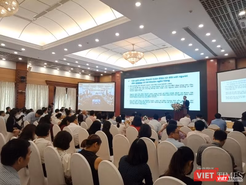 Hội nghị trực tuyến "Đẩy mạnh triển khai thanh toán điện từ không dùng tiền mặt trong ngành y tế" do Bộ Y tế tổ chức tại Hà Nội sáng 20/9. Hội nghị trực tuyến "Đẩy mạnh triển khai thanh toán điện từ không dùng tiền mặt trong ngành y tế" do Bộ Y tế tổ chức tại Hà Nội sáng 20/9.