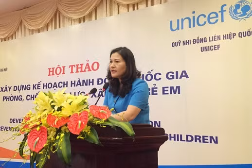Thứ trưởng Bộ Lao động -Thương binh và Xã hội Nguyễn Thị Hà. Thứ trưởng Nguyễn Thị Hà phát biểu tại hội thảo