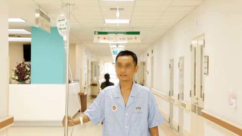 Ông H. hồi phục sức khỏe sau khi mổ. Ông H. hồi phục sức khỏe sau khi mổ.