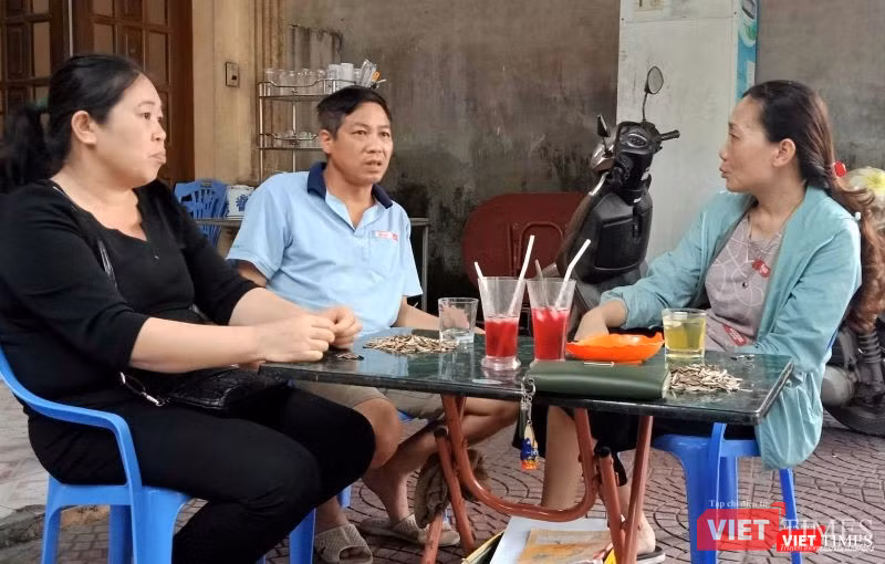 Nhóm phụ huynh học sinh trong buổi làm việc với VietTimes Nhóm phụ huynh học sinh trong buổi làm việc với VietTimes