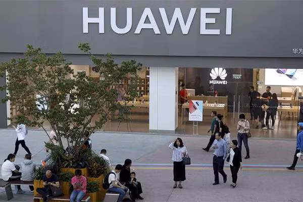 Huawei là quả bóng trong cuộc chiến thương mại Mỹ - Trung Huawei là quả bóng trong cuộc chiến thương mại Mỹ - Trung