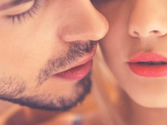 Trẻ cần được trang bị các kiến thức về tình dục, giới tính càng sớm càng tốt (Ảnh minh họa) Trẻ cần được trang bị các kiến thức về tình dục, giới tính càng sớm càng tốt (Ảnh minh họa)