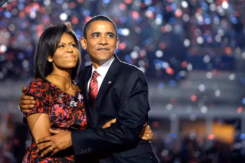 Chuyện tình đẹp của hai vợ chồng cựu tổng thống Obama. Chuyện tình đẹp của hai vợ chồng cựu tổng thống Obama.