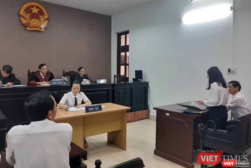 Đại điện phía bị đơn trình bày quan điểm trước khi HĐXX tuyên án ngày 11/11