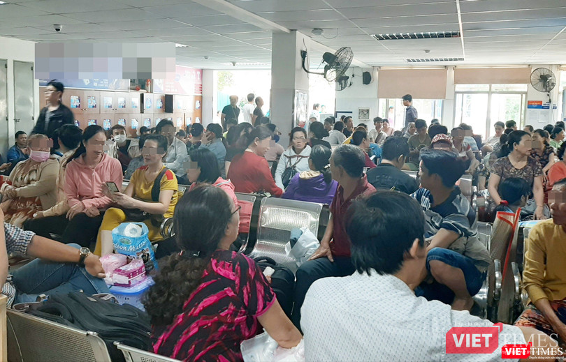 Bệnh nhân đến khám tại một Bệnh viện phụ sản lớn trên địa bàn TP.HCM