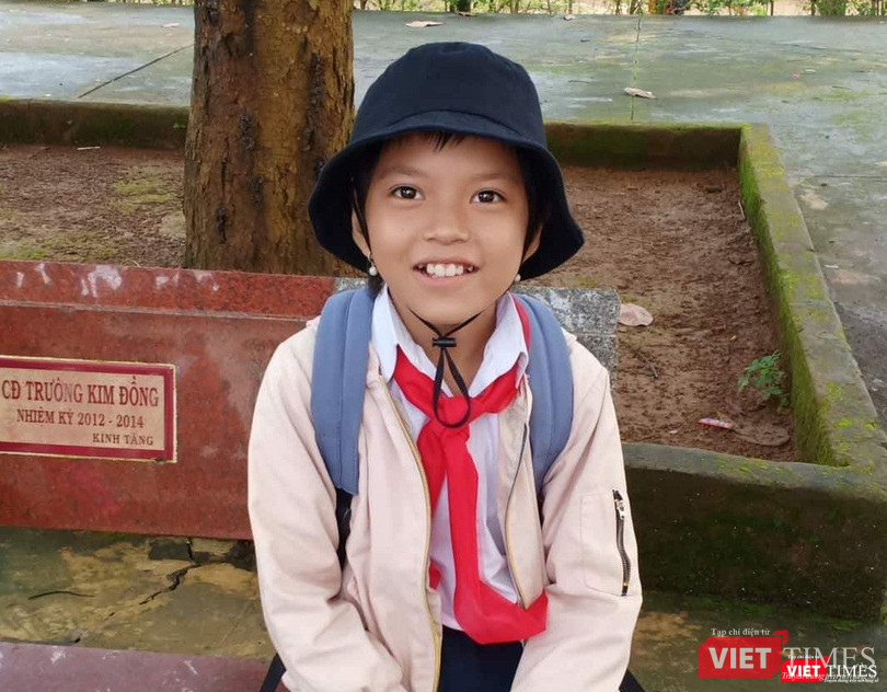 Bé Diễm Phương cười rạng rỡ khi được đi học Bé Diễm Phương cười rạng rỡ khi được đi học