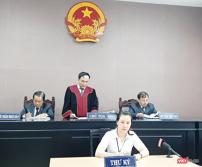 Chủ tọa phiên tòa tuyên án vụ việc BV FV khởi kiện bệnh nhân của mình vào ngày 21/10