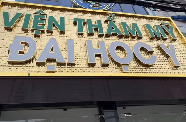 Viện thẩm mỹ Đại học Y tổ chức tiêm filler và botox (hai loại chất làm đầy) cho khách hàng mà chưa có giấy phép hoạt động. Ảnh: X.M Viện thẩm mỹ Đại học Y tổ chức tiêm filler và botox (hai loại chất làm đầy) cho khách hàng mà chưa có giấy phép hoạt động. Ảnh: X.M