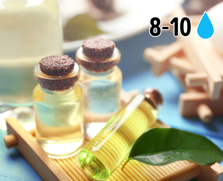 Nhờ đặc tính kháng khuẩn, kháng nấm, tinh dầu trà kiểm soát bã nhờn, từ đó ngăn ngừa tình trạng gàu. Ảnh: Brightside Nhờ đặc tính kháng khuẩn, kháng nấm, tinh dầu trà kiểm soát bã nhờn, từ đó ngăn ngừa tình trạng gàu. Ảnh: Brightside