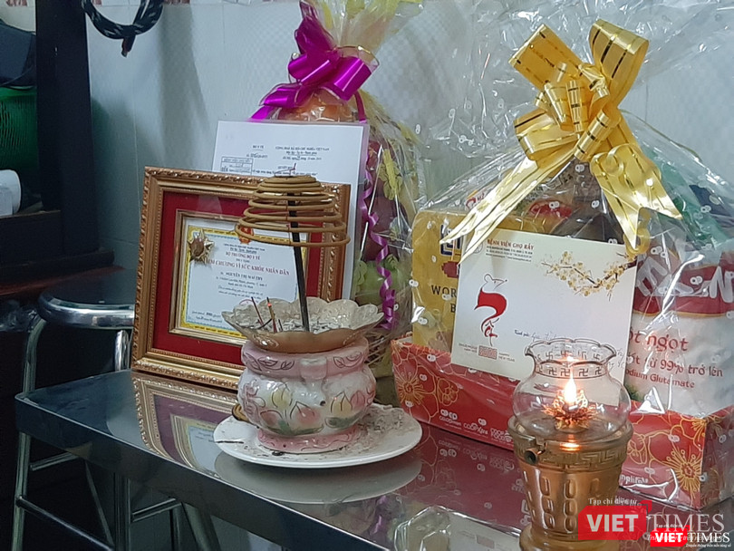 Không khí gia đình anh Tuấn vào ngày giỗ 100 ngày của mang nhiều niềm tiếc nhớ. Ảnh: Nguyễn Trăm