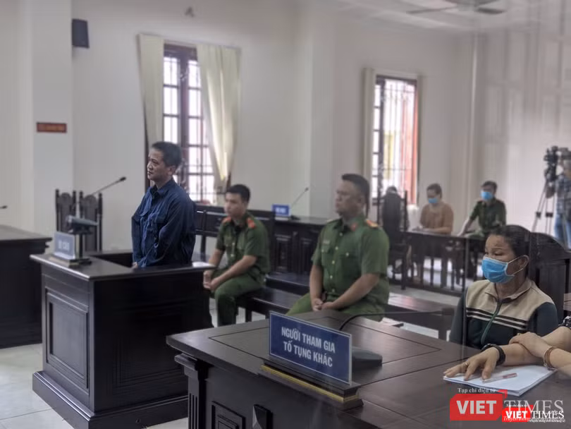 Tại phiên tòa, Nguyễn Tiến Dũng thừa nhận toàn bộ hành vi phạm tội. Ảnh: Hiếu Nguyễn