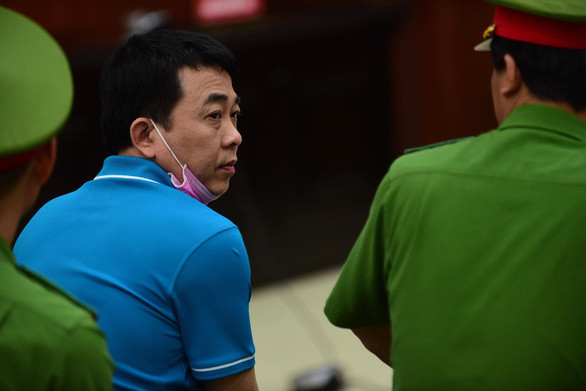 Bị cáo Nguyễn Minh Hùng - Nguyên Tổng giám đốc công ty VN Pharma. Ảnh: Tuổi Trẻ